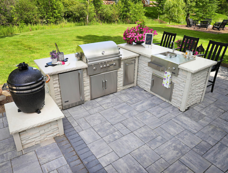 Farah Merhis L Shaped Outdoor Kitchen Farah Merhi's L Shaped Outdoor Kitchen