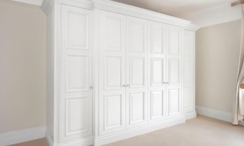 Luxury-Bespoke-Wardrobe-Colonial_main-1920x1080
