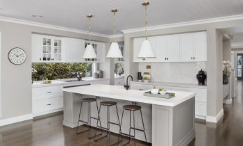 hamptons-style-kitchen-from-metricon-bayville-display-home