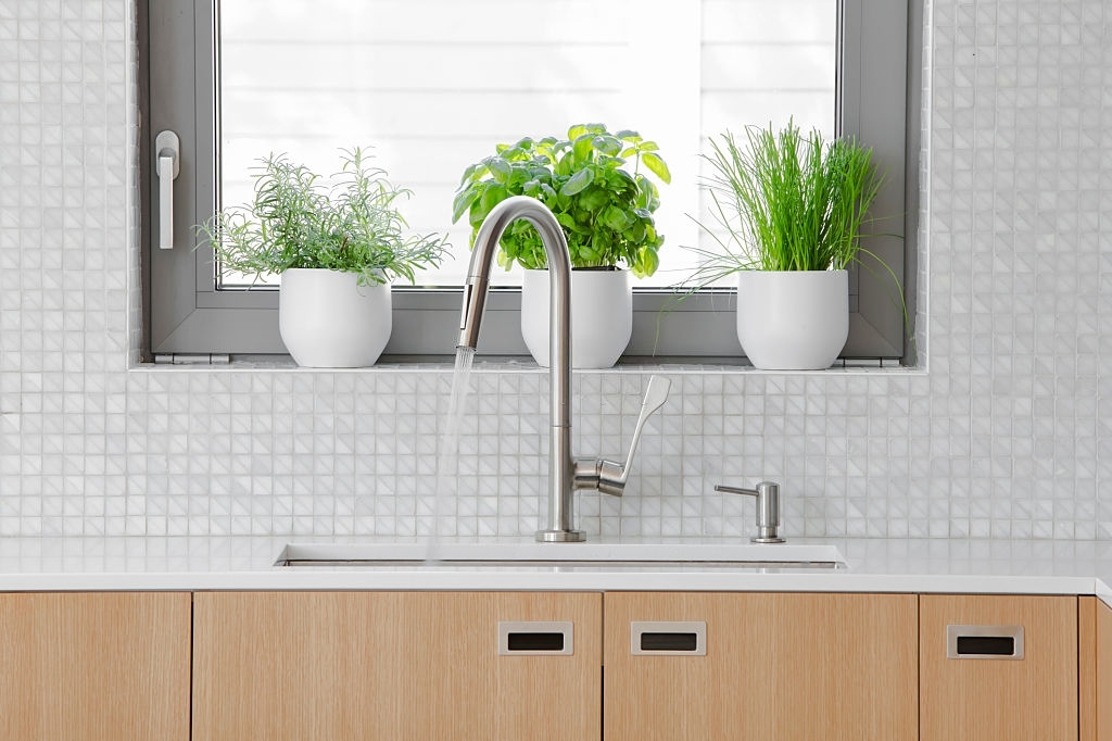 Modern bathroom sink and vanity Modern bathroom sink and vanity